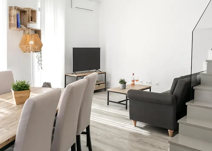 Swell House * Ferrel (Leiria)